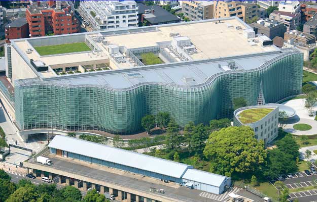 国立新美術館